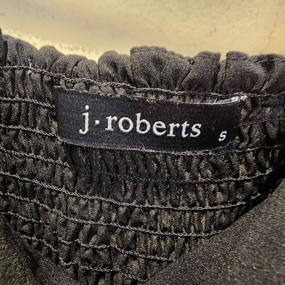 J.Roberts Women's Short Sleeves Smocked Blouse size S - Picture 2 of 11